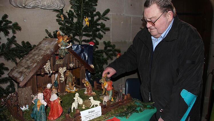 Siegfried Götz-Herr ist mit seinen Arbeiten seit 25 Jahren bei der Kronacher Krippenausstellung vertreten.