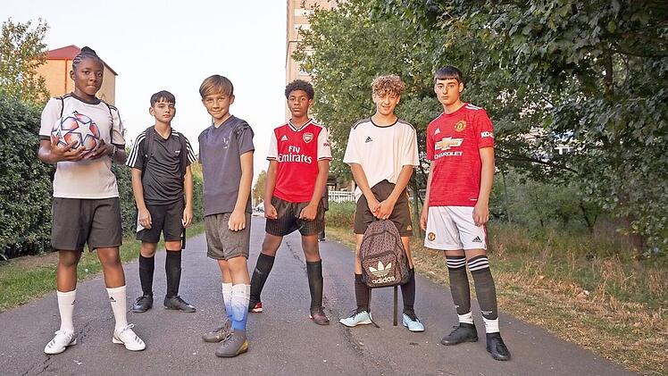 Eine Straßenfußballmannschaft aus Paris ist Teil eines Kurzfilms, mit dem die Aktion startete.  Foto: pr