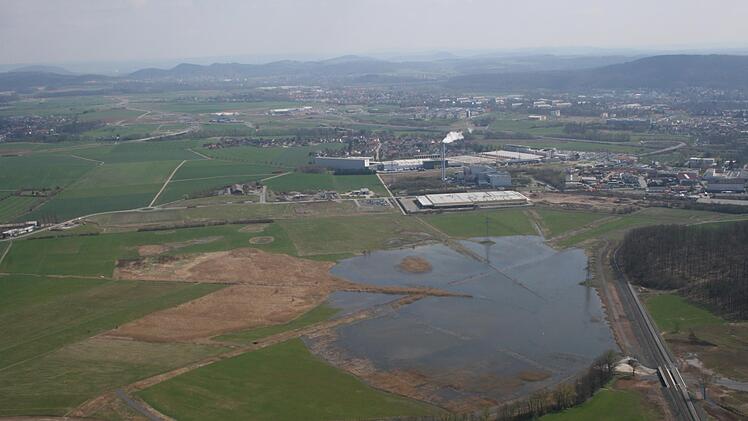 Die "Glender Wiesen" aus der Vogelperspektive: Um V&ouml;gel und um Hunde geht es auch bei der Diskussion um die Anleinpflicht.