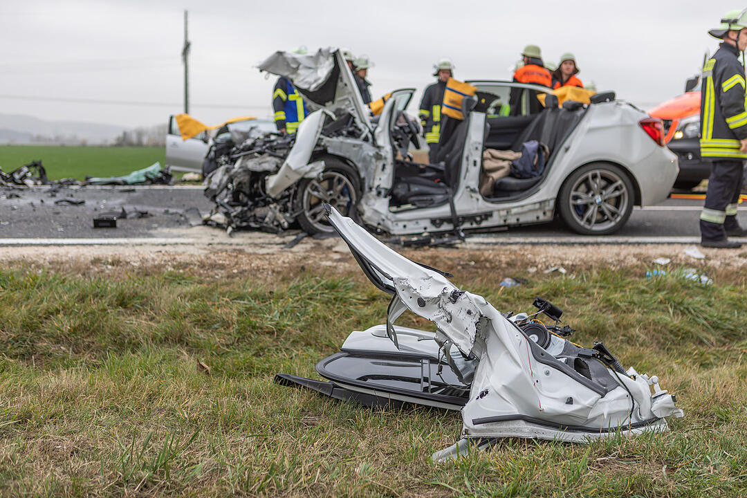 Frontalcrash bei Ornbau (Landkreis Ansbach) fordert Todesopfer