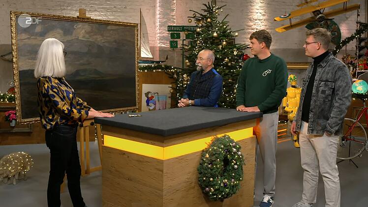 Das waren die weiteren Raritäten: Das großformatige Ölgemälde von Karl Schickhardt mit Blick auf die Schwäbische Alb aus der Zeit um 1910 bewertete Friederike Werner mit 1.000 bis 1.200 Euro. "Ich bin begeistert, dass es aus meiner Geburtsecke kommt", schnappte sich der Reutlinger Friedrich Häusser das Bild für 900 Euro.