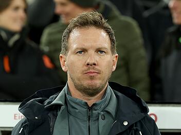Bundestrainer Julian Nagelsmann beim Testspiel seiner Elf gegen Ghana in Stuttgart am 30. M&auml;rz. Nun geht die Zeit der Vorbereitung zu Ende: Das letzte Testspiel der Deutschen findet - bereits auf amerikanischem Boden in Chicago - gegen Gastgeber USA statt. RTL, das keine Rechte an den eigentlichen WM-Partien h&auml;lt, &uuml;bertr&auml;gt.