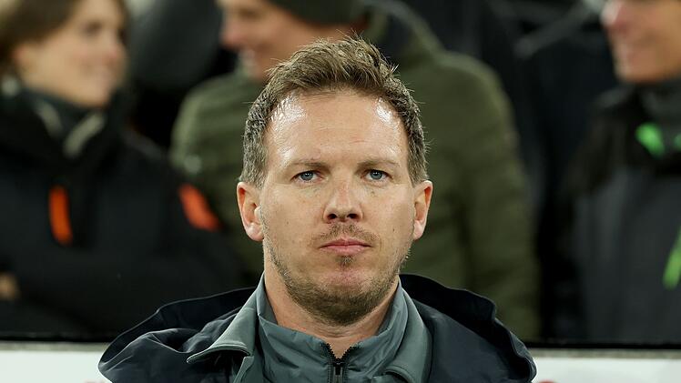 Bundestrainer Julian Nagelsmann beim Testspiel seiner Elf gegen Ghana in Stuttgart am 30. M&auml;rz. Nun geht die Zeit der Vorbereitung zu Ende: Das letzte Testspiel der Deutschen findet - bereits auf amerikanischem Boden in Chicago - gegen Gastgeber USA statt. RTL, das keine Rechte an den eigentlichen WM-Partien h&auml;lt, &uuml;bertr&auml;gt.