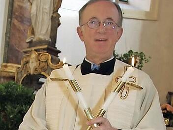 Dekan Roppelt freut sich schon auf die Austeilung des Blasiussegens. Foto: Sonja Adam