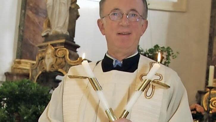 Dekan Roppelt freut sich schon auf die Austeilung des Blasiussegens. Foto: Sonja Adam