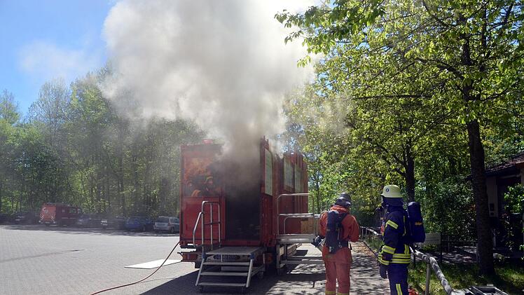 Außenansicht des "Firedragon" mit den beiden Sicherungskräften.Peter Rauch