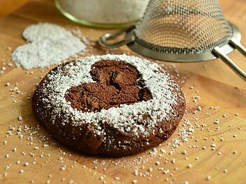 Pl&auml;tzchen backen geh&ouml;rt f&uuml;r viele Menschen zur Weihnachtszeit dazu.