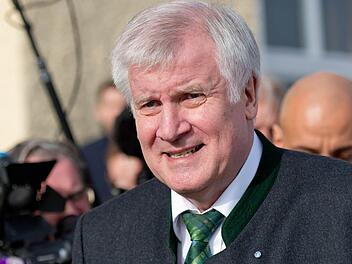 Es geht um die Nachfolge von Ministerpräsident Horst Seehofer (CSU).   Foto: dpa