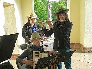 Musik nach der Maiandacht Foto: Brigitta Kempe-Wolf