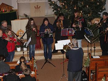 Der Posaunenchor unter Leitung von Herbert Hofmann umrahmte den Festgottesdienst und die Zeremonie zum Jubiläumsjahr musikalisch. Fotos: Günther Geiling