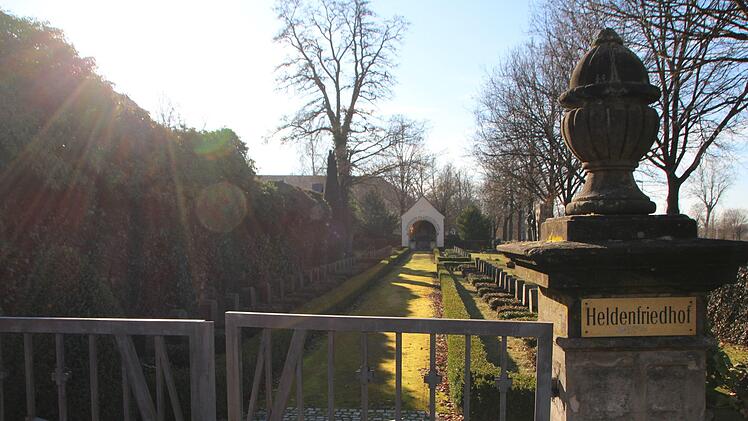 Der Höchstadter "Heldenfriedhof" soll ein modernes Konzept der Erinnerungskultur bekommen. Foto: Christian Bauriedel