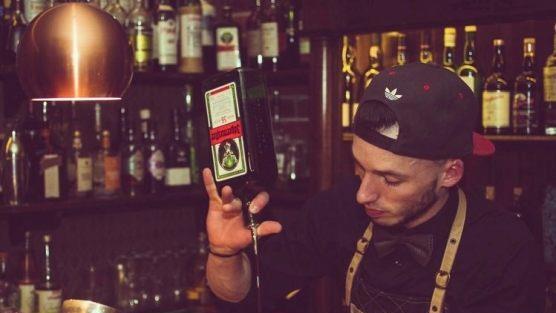 Chris Köll in Action: "Cocktails bauen" ist seine Leidenschaft.   Gennaro Castorini