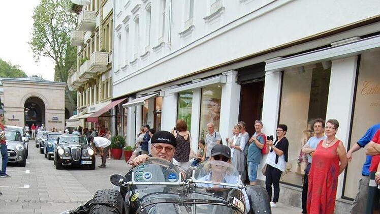 Die Vorkriegsfahrzeuge gehören wieder zu den Publikumslieblingen. Foto: Sigismund von Dobschütz