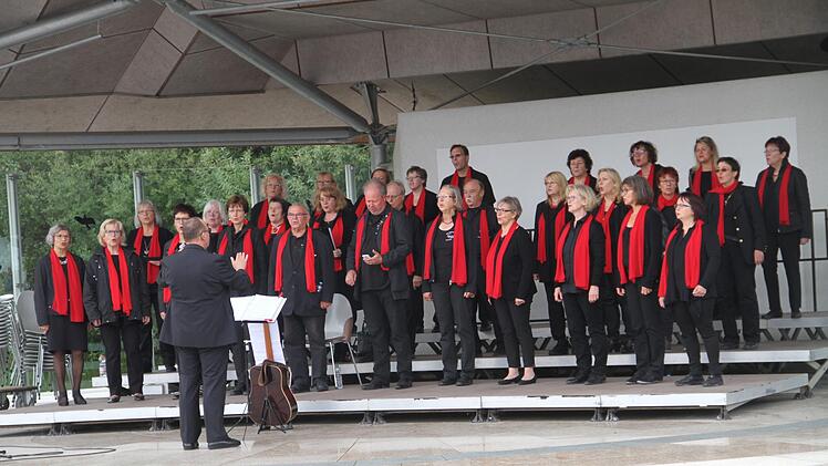 Der Gospelchor "Good News" bereicherte das Rahmenprogramm.Gerda Völk