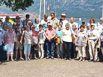 Die Reisegruppe des Gartenbauvereins Ludwigschorgast nach einer Schifffahrt auf dem Iseosee Foto: Tobias Braunersreuther