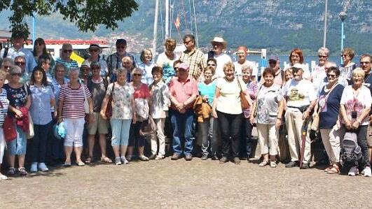 Die Reisegruppe des Gartenbauvereins Ludwigschorgast nach einer Schifffahrt auf dem Iseosee Foto: Tobias Braunersreuther