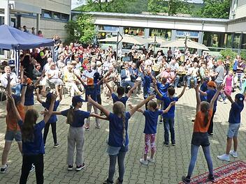 Die Schüler unterhielten das Publikum mit verschiedenen Vorführungen.