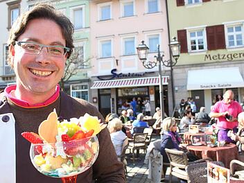 Augusto de Pellegrin hat an seinem Eissalon "Sanremo" Hochbetrieb. Foto: J. Gärtner