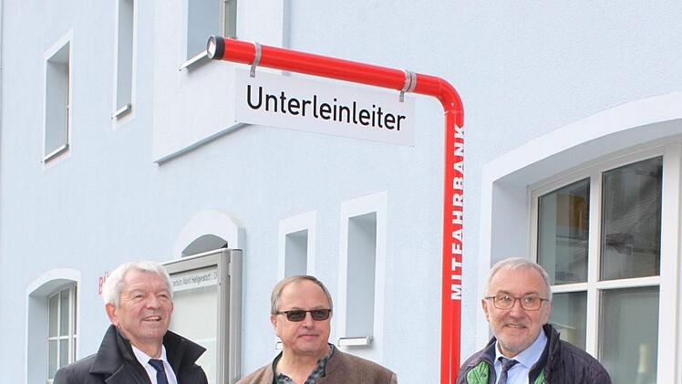 Von links: Landrat Johann Kalb und die Bürgermeister  Gerhard Riediger (Unterleinleiter) und  Helmut Krämer (HeiligenstadtCarmen Schwind
