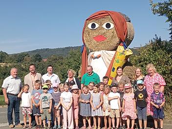Bad Staffelstein: Nach gro&szlig;em Erfolg - meterhohe Strohpuppen sollen erneut Schulkinder sch&uuml;tzen
