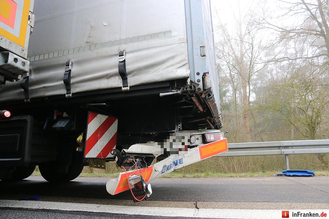 Unfall mit drei Lkw auf A3 bei Höchstadt