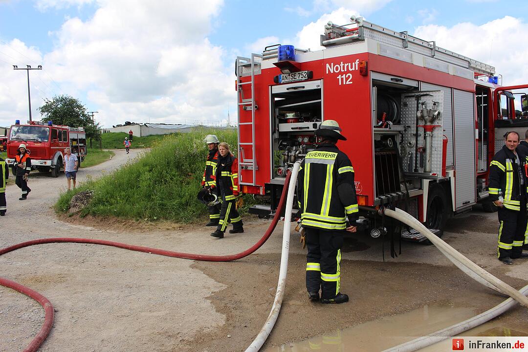 Landwirtschaftliches Anwesen in Vollbrand - 150 bis 200 Kuehe qualvoll verendet