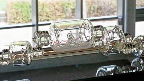 "Society" hat der in Lauscha lebende Glaskünstler André Gutgesell dieses Objekt genannt (Detail). Fotos: Jochen Berger