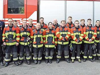 Die beiden Gruppen der FFW Neunkirchen bestanden die Prüfung mit Bravour. Foto: Robert Landwehr