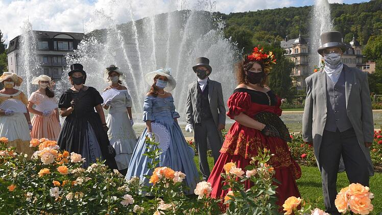 Historische Persönlichkeiten im Rosengarten Foto: Peter Rauch