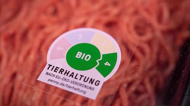 Supermärkte wollen Fleischangebot aus hohen Haltungsformen ausbauen