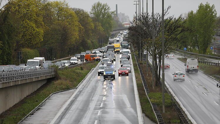 Demonstration auf dem Frankenschnellweg: Fahrradfahrer protestieren gegen Bauvorhaben