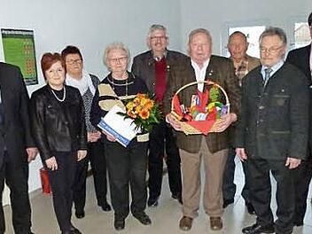 Ehrungen beim VdK Untersteinach-Guttenberg. Im Bild (von links) Bürgermeister Volker Schmiechen, Christina Flauder, Edeltraud Friedrich, Franziska Michalski, Thomas Rosenberger, Gerhard Degelmann, Heinz Burges, Egon Buchholtz und Marc Benker. Foto: Werner Oetter