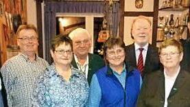 Die CSU ehrte langjährige Mitglieder (von links): Marcus Werner, Johann Förtsch, Monika Rössner, Otto Jahrsdörfer, Renate Schubert-Eisenhardt, Hans Michelbach, Gisela Tranziska, Martin Mittag, Bruno Tranziska Foto: Lothar Weidnr