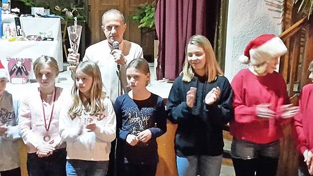 Vorsitzender Uwe Sperber feiert die Erfolge der Club-Mitglieder. Foto: privat