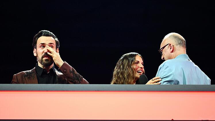 Tränen zum Abschied: Frank Buschmann sagte "Tschüss" als NWG-Moderator und Jan Köppen weinte. Großer emotionaler Moment!