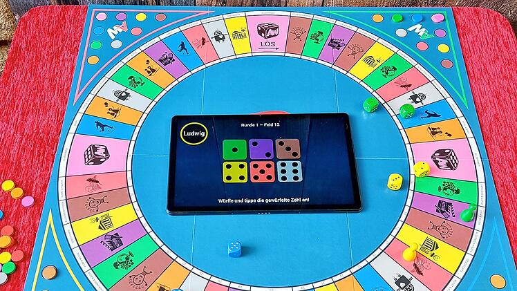 Alleswisser - Das Brettspiel im Test: Quizspiel mit App statt Fragekarten