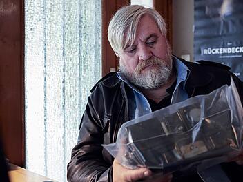 Wo sind die 21 Tonnen DDR-Gold? Frank Koops (Aljoscha Stadelmann) recherchiert.