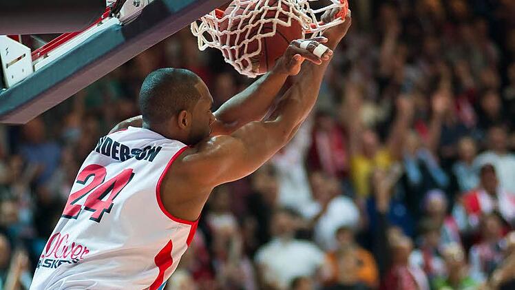 Dunking Dwayne Anderson.  Foto: Tobias Köpplinger