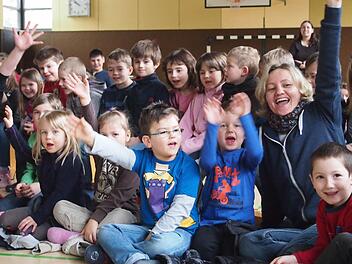 Mit Begeisterung dabei: Die Kinder der Grundschule Bad Bocklet und Steinach sowie der Kindertagesstätten Steinach, Aschach und Bad Bocklet. Foto: Elisabeth Assmann