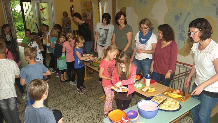Begehrt ist das Pausenbuffet bei den Schülern. Foto: Stefan Geiger