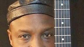 Adjiri Odametey ist am Samstag, 9. Juni, im "Tunnlsaal" im Gasthaus Rädlein in Ibind zu hören. Foto: privat
