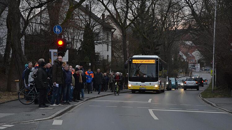 Die Flughafenstraße wurde als erste mögliche Trassen-Variante beschritten.
