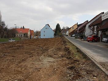 Würde ein Haus an dieser Stelle stören? Und wann muss die Anlieger Am Fuchsgraben informieren? Fragen, mit denen sich der Kitzinger Finanzausschuss beschäftigte.  Foto: Dieter