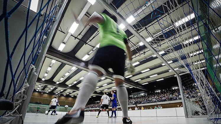 Eine tolle Kulisse ist beim Rundschau-Cup in der Sporthalle Weiher garantiert. Zur 34. Auflage der Stadtmeisterschaft am Samstag werden wieder an die 1000 Zuschauer erwartet. Foto: Alexander Muck