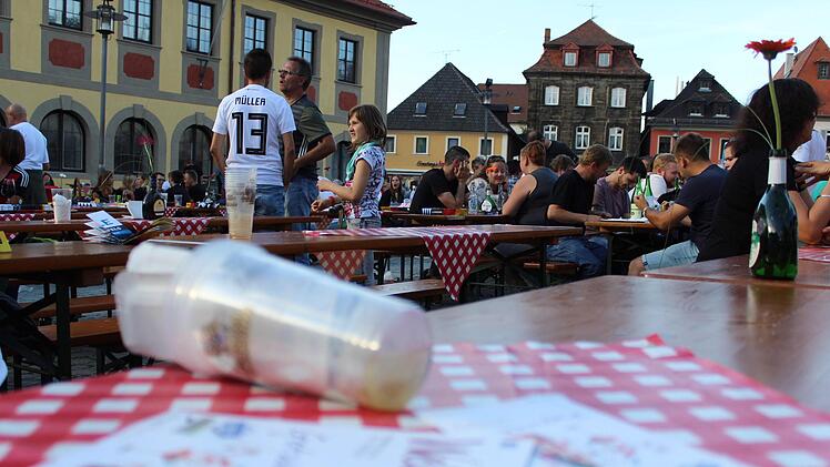 0:1 gegen Mexiko - eine beinahe schon symbolische Impression vom Public Viewing auf dem Marktplatz.Markus Häggberg