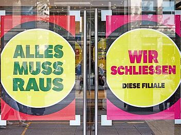 Minister Peter Altmaier setzt darauf, den stationären Einzelhandel digitaler zu machen, damit er gegen die große Online-Konkurrenz besser bestehen kann. Der Marktanteil des Onlinehandels war während des Shutdowns im Frühjahr sprunghaft gestiegen. Foto: Georg Wendt, dpa