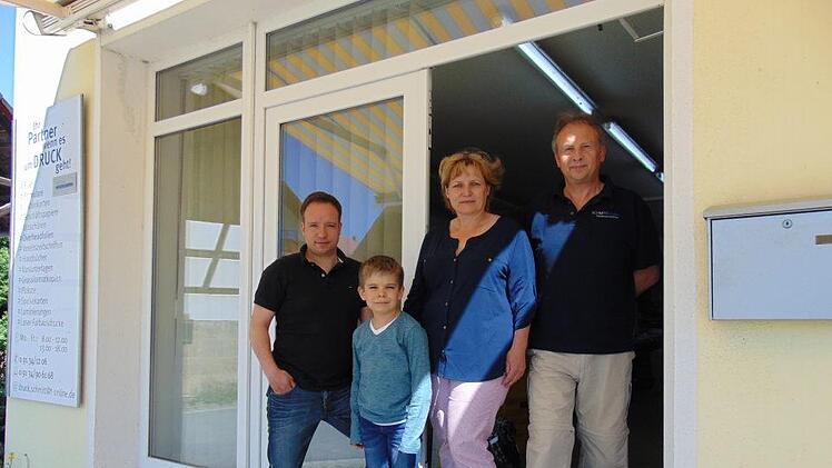 Christian Schmitt, Ben, Liane Schmitt und Ottmar Schmitt (v. l.) Foto: Petra Malbrich