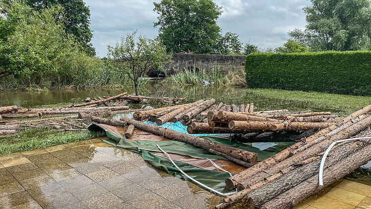 Adelsdorf: Nach Hochwasser - Anwohnerin berichtet vom Horror-Samstag