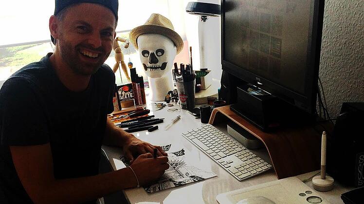 In dieser "kleinen Bude irgendwo im verschlafenen Oberfranken" entstehen Christian B&ouml;gles Entw&uuml;rfe f&uuml;r regionale und internationale Kunden.  Foto: privat