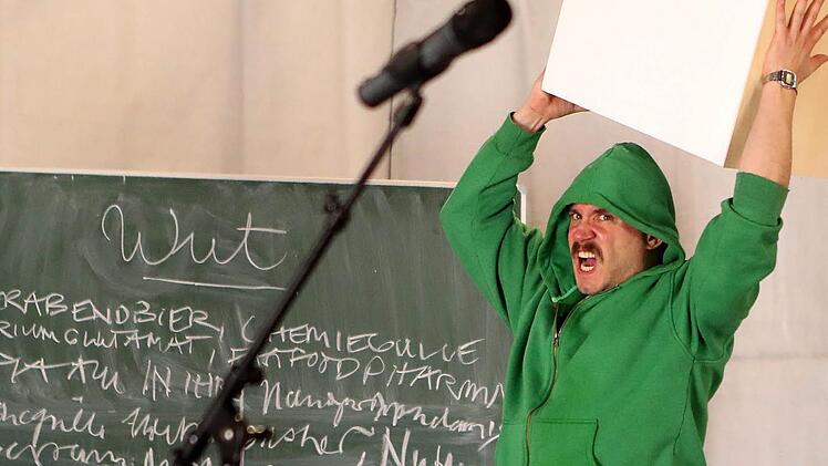 Thorsten Köhler wurde wütend - bei der Probe zu Elfriede Jelineks neuem Stück "Wut", das am Samstag Premiere hat.  Fotos: Henning Rosenbusch